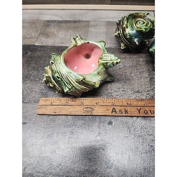 Vintage Conch Salt Pepper Shakers  Ashtray Set Beach Ocean Kitchen Kitchy - Picture 5 of 10